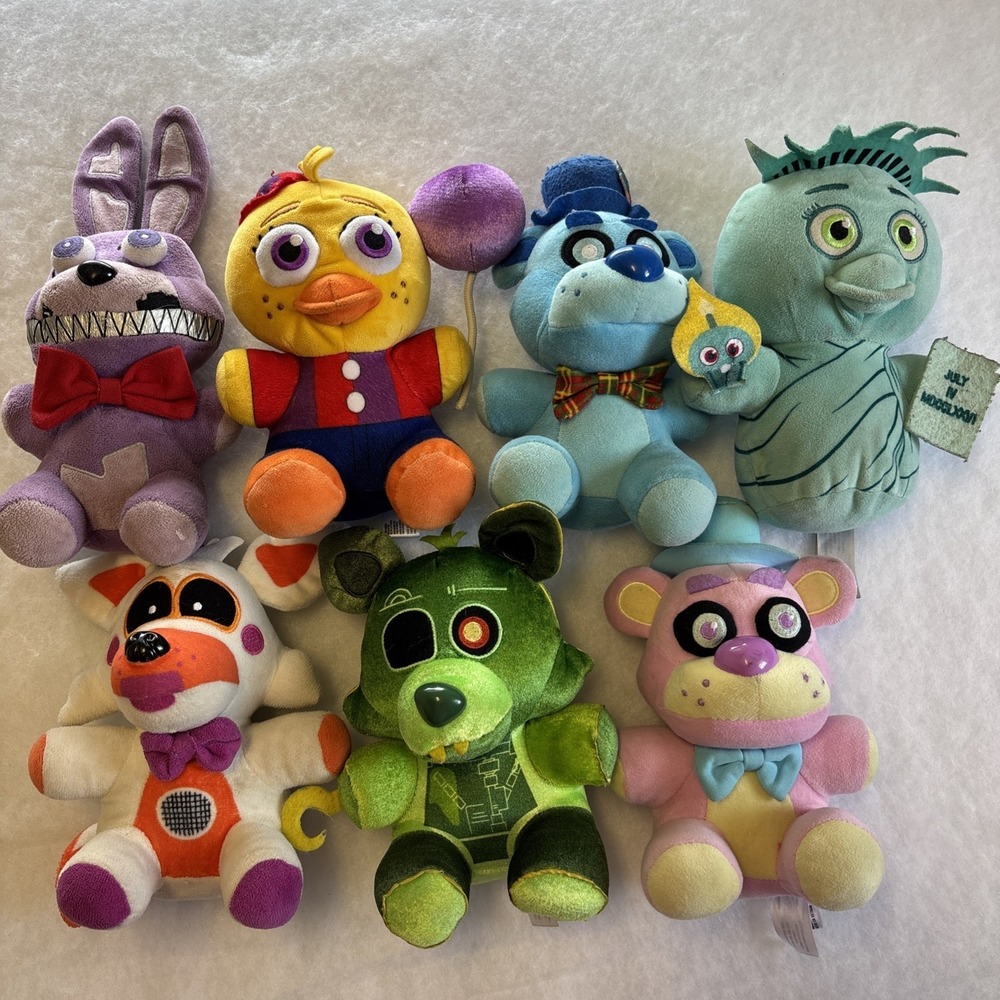 Five Nights at Freddy's Funko plush lot of 7 Liberty, Balloon, Lolbit, Bonnie ++